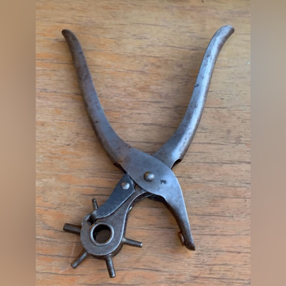 Vintage Sargent & Co. Solid Metal Rotating 6 Size Leather Hole Punching Tool - Picture 12 of 13